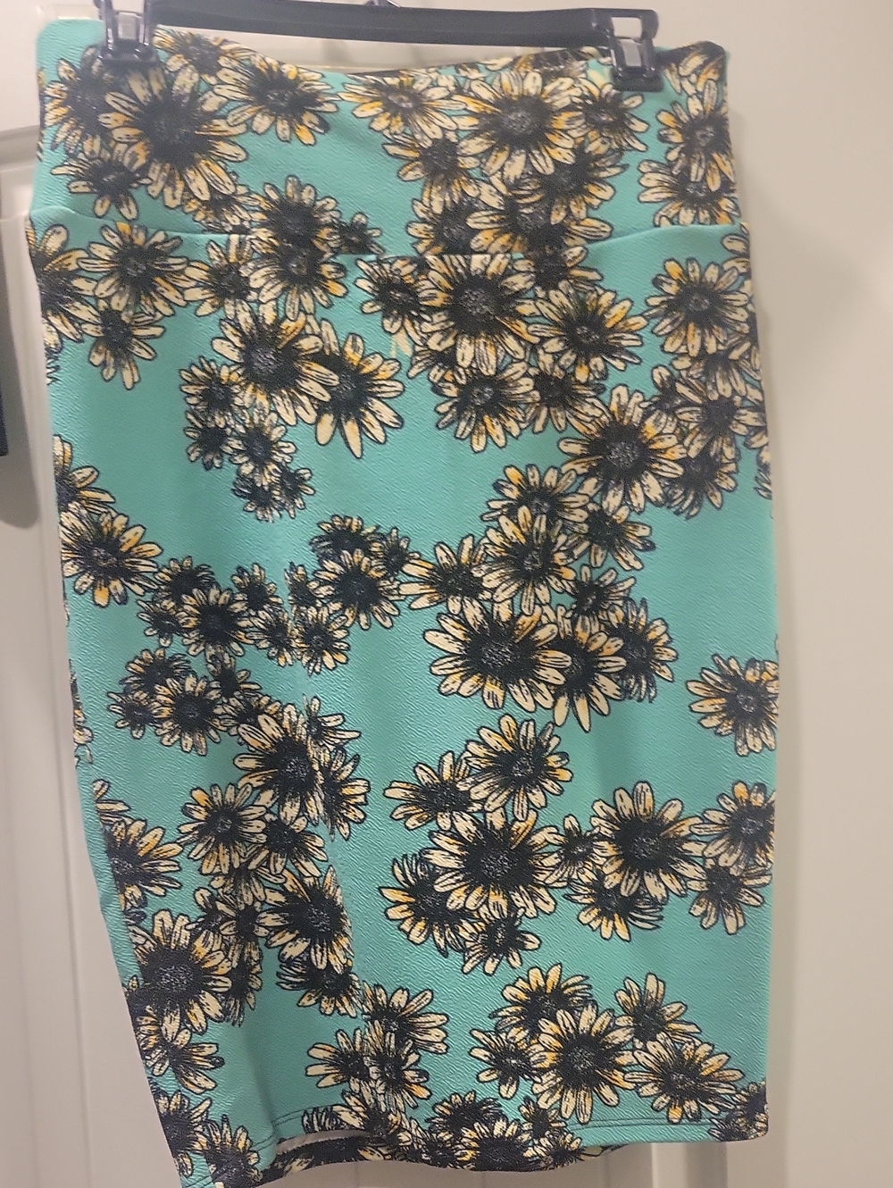 Lularoe Cassie - Floral Pencil Skirt in Aqua and Black